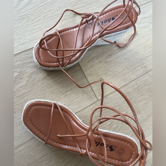 Brown shein shoes - Picture 2 of 4